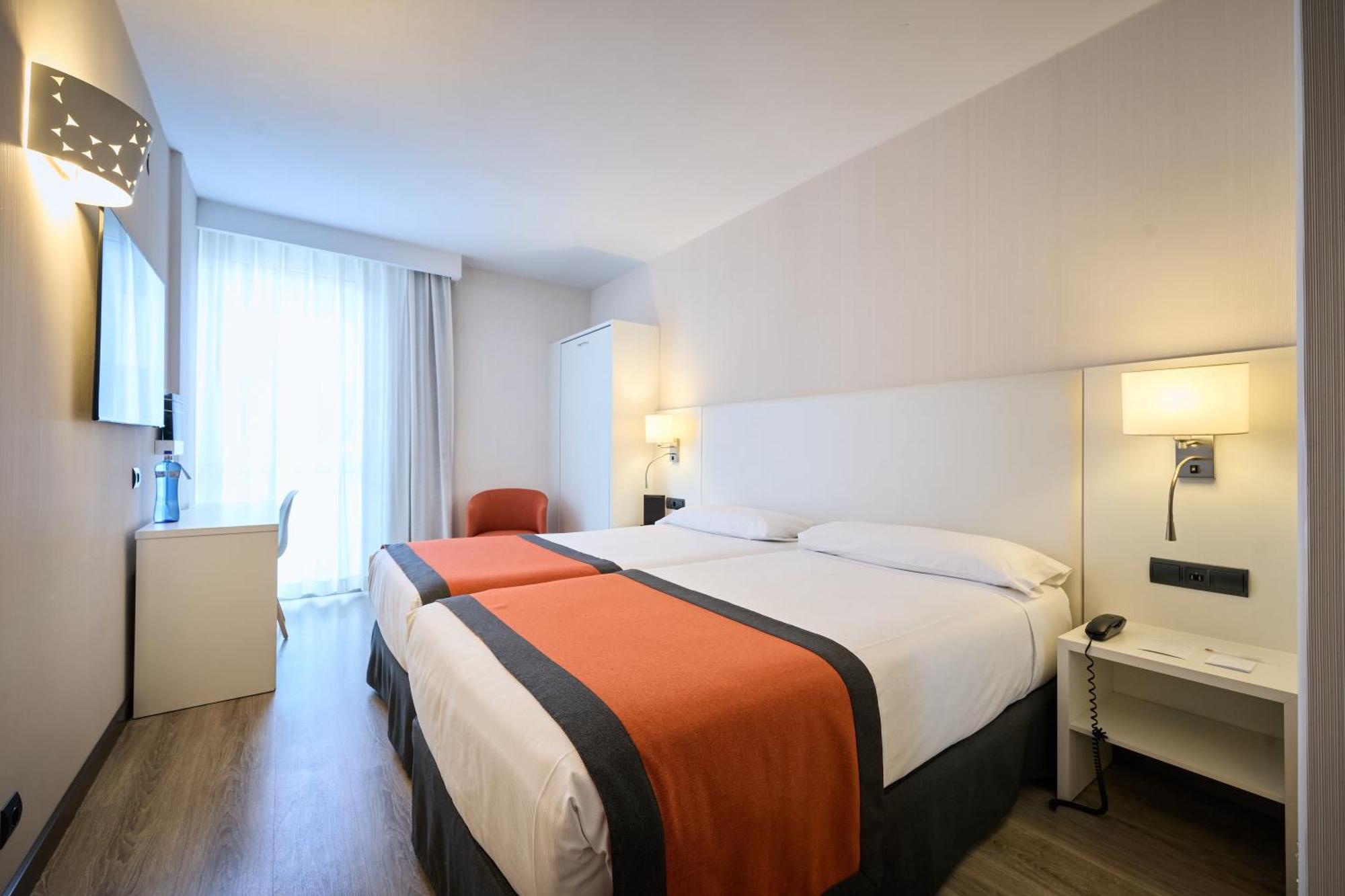 Hotel Catalonia Bristol à Sant Andreu de la Barca Chambre photo